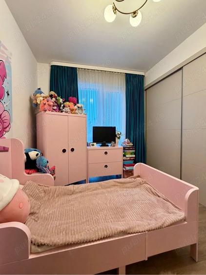 Apartament cu 4 camere decomandat în Calea Moldovei