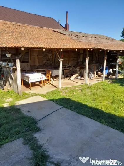Casă cu 2 camere cu Teren 1800 Mp în Central