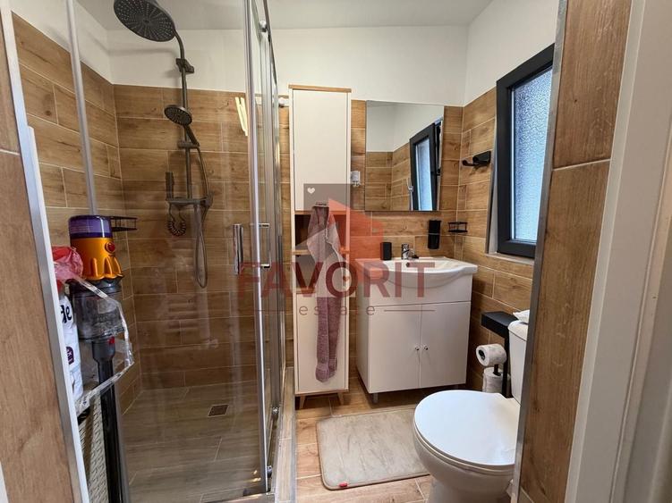 Duplex cu 4 camere cu Canalizare în Sânmihaiu Român