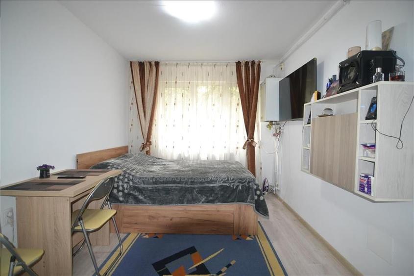 Exclusiv ! Apartament 2 camere Tractorul etajul 1 - 1