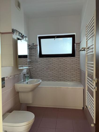 Apartament cu 3 camere în Popoveni