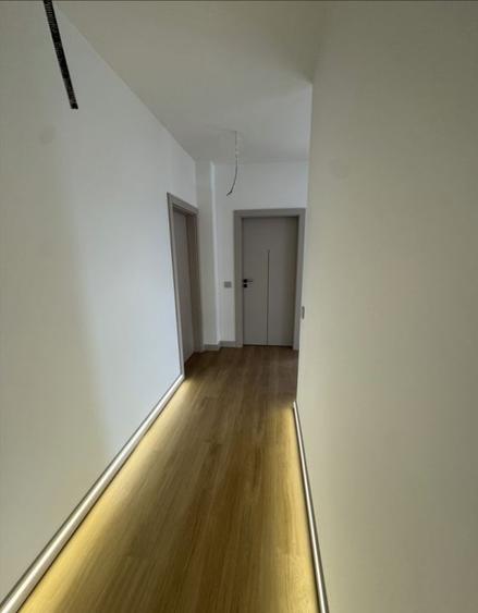 Apartament cu 3 camere semidecomandat în Iris