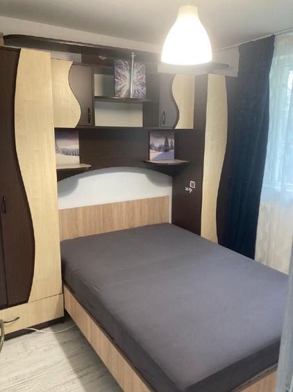 Apartament cu 3 camere decomandat în 1 Mai