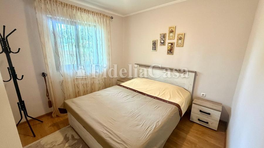 Casă cu 4 camere cu Teren 1453 Mp în Sculeni