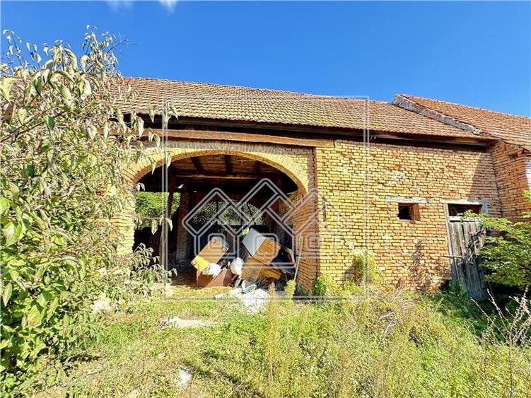 Casă individuală cu 2 camere cu Teren 1278 Mp în Soroștin