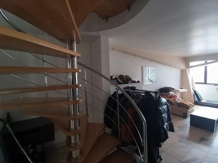 Apartament cu 5 camere decomandat, mobilat în Ultracentral