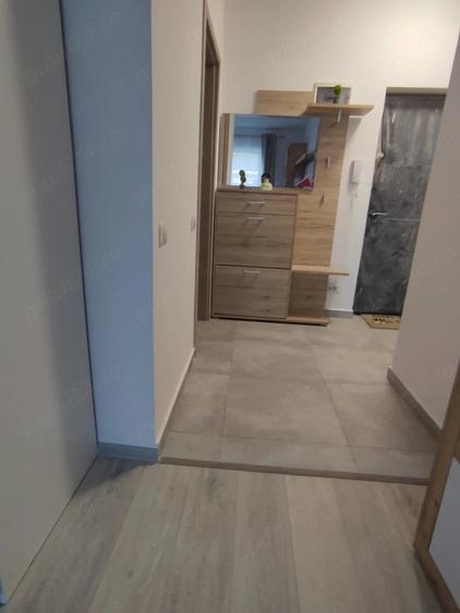 Garsonieră decomandată în Roșu