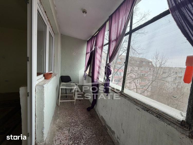 Apartament cu 2 camere semidecomandat în Girocului
