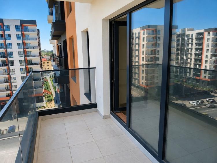 Apartament cu 3 camere decomandat în Energia