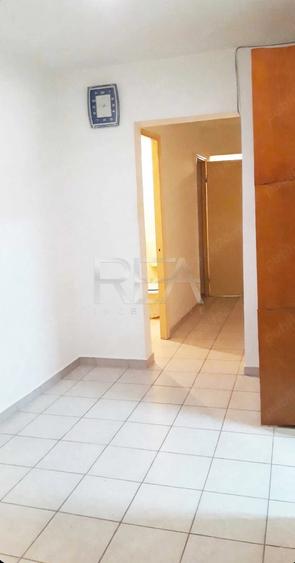 Apartament cu 3 camere decomandat, mobilat în Rahova