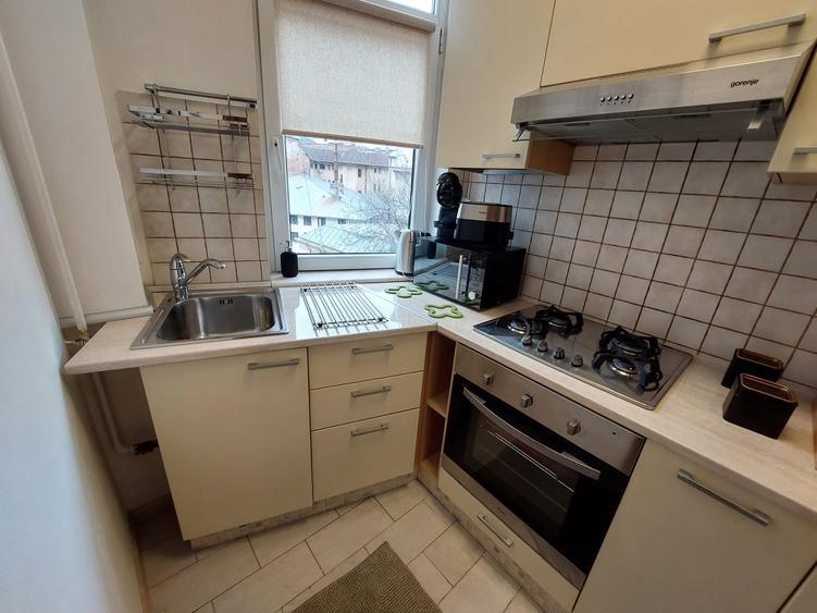 Apartament cu 2 camere semidecomandat în Cișmigiu