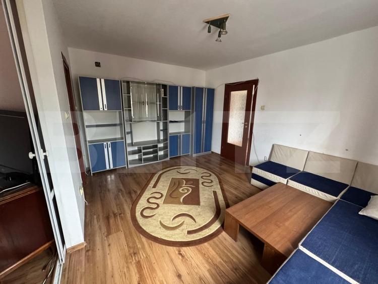 Apartament cu 3 camere semidecomandat, mobilat în Ultracentral