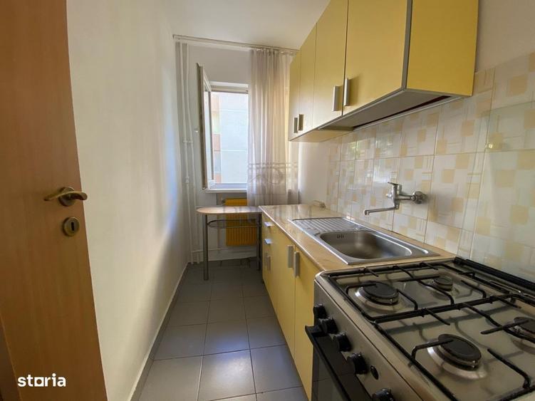 Apartament cu 2 camere semidecomandat în Girocului