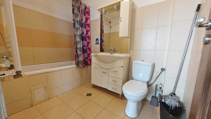 Inchiriez apartament 3 camere, spatios, central, et.5+mansarda - 8