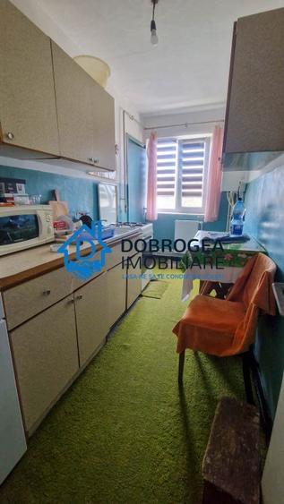 Apartament cu 3 camere decomandat în Păcii