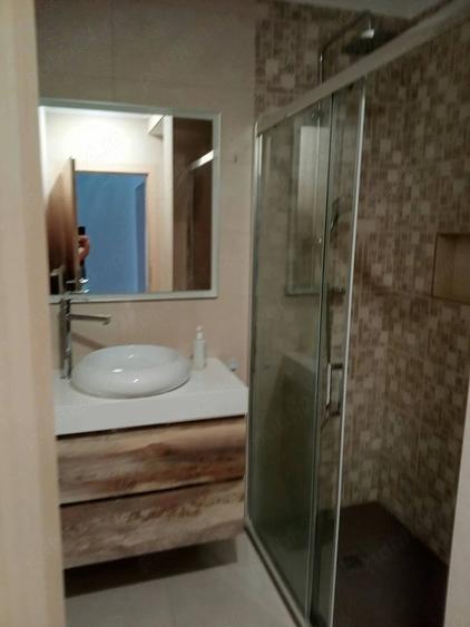 Apartament cu 3 camere semidecomandat în Iris