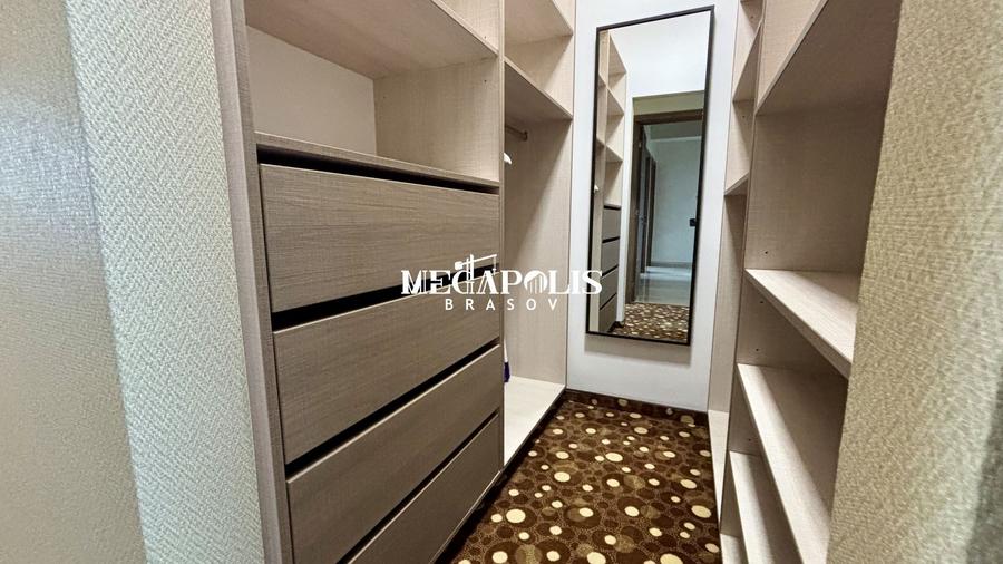 Apartament cu 4 camere în Tractorul