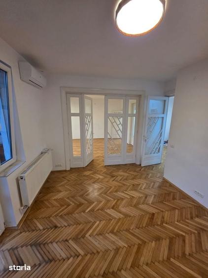 Apartament cu 3 camere decomandat în Berceni