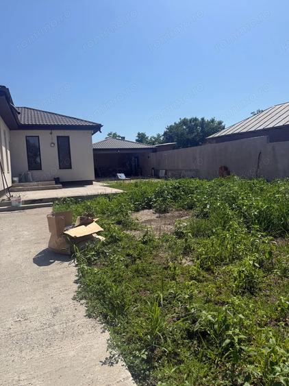 Casă cu Teren 643 Mp în Costi