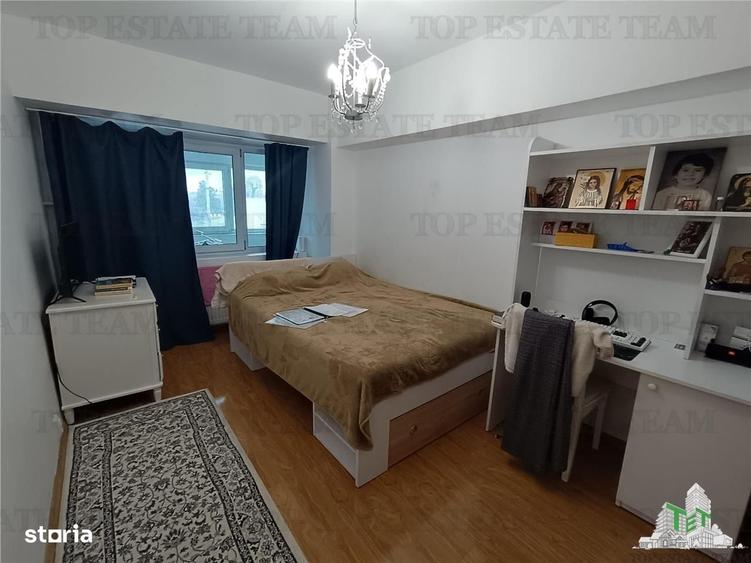 Apartament cu 3 camere decomandat în 1 Mai