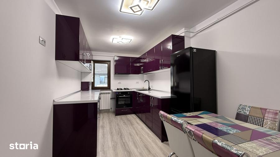 Apartament cu 4 camere decomandat în Central