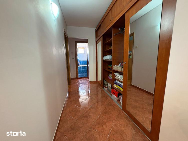 Apartament cu 3 camere decomandat în Sălăjan