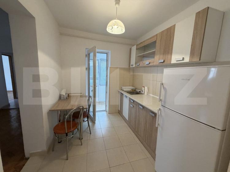 Apartament cu 3 camere decomandat, mobilat în Central