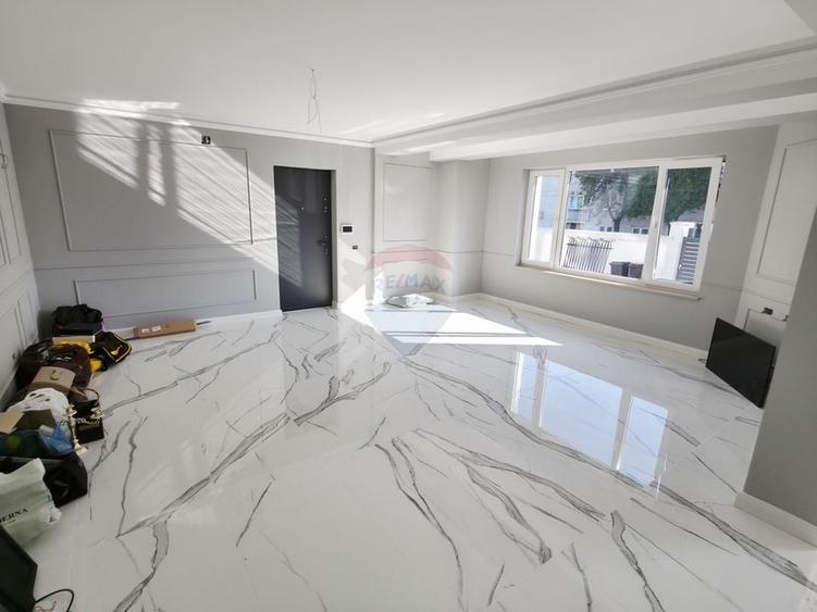 Apartament cu 5 camere de vânzare în zona Precista - 28