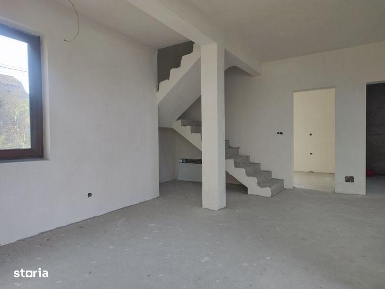Casă cu 4 camere în Juc-Herghelie