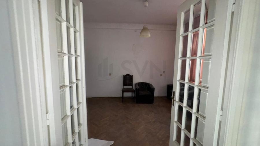 Casă individuală cu 11 camere cu Canalizare în Dristor