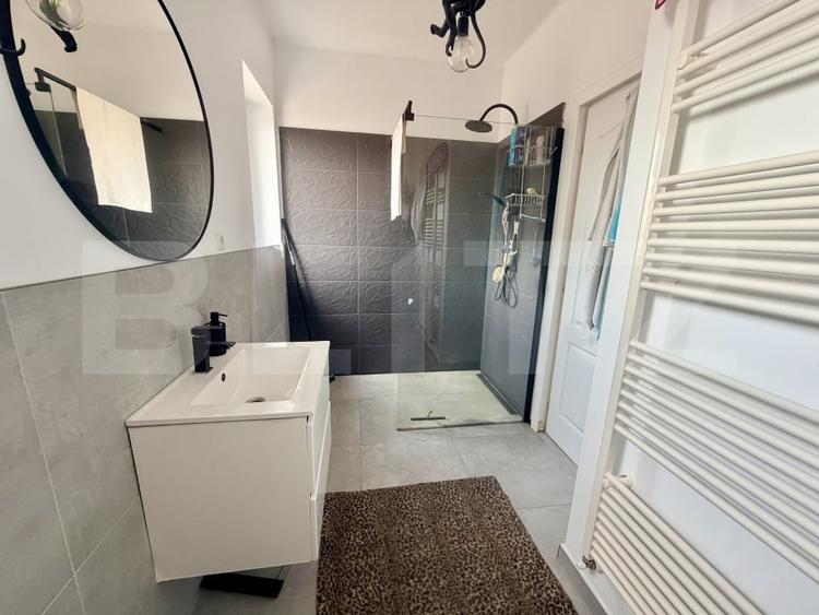 Duplex cu 6 camere cu Canalizare în Cetate