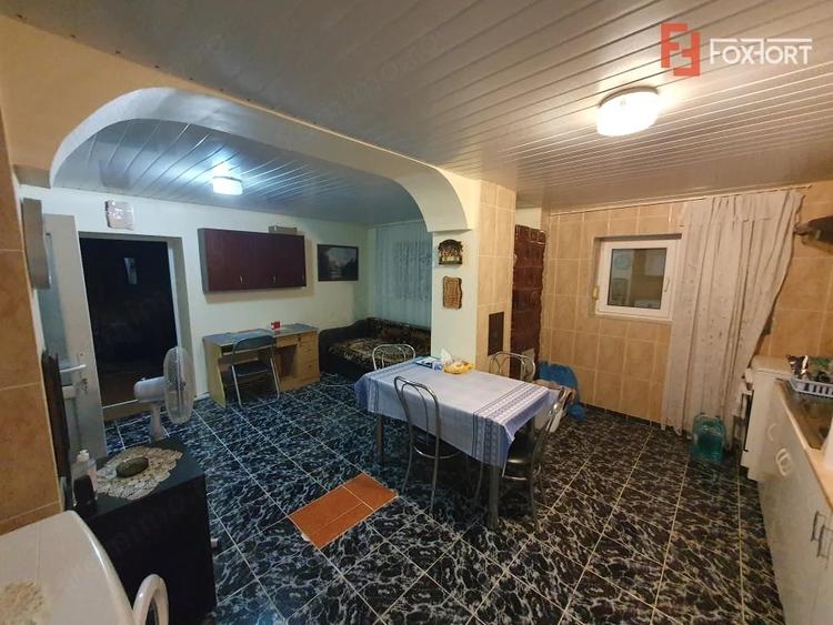 Casă cu 3 camere cu Teren 1238 Mp în Livezile