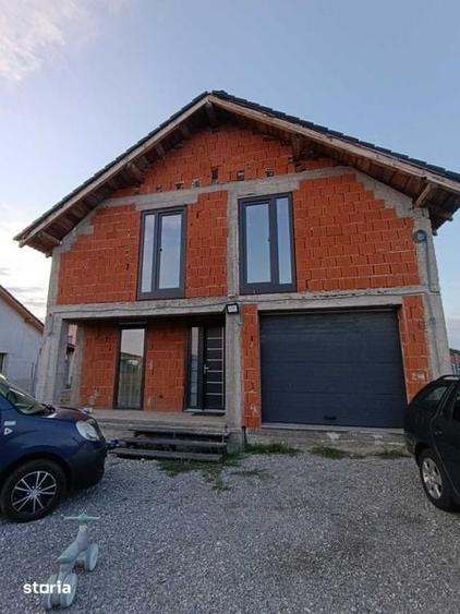 Casă cu 4 camere cu Teren 160 Mp în Sânmartin