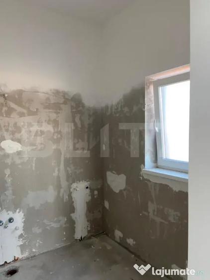 Apartament cu 2 camere decomandat în Botizului
