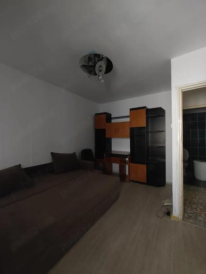 Apartament cu 2 camere decomandat în B-dul București