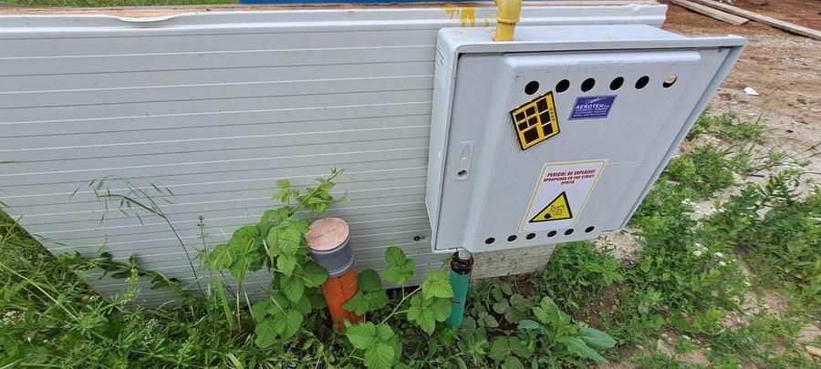 Casă individuală cu 4 camere cu Canalizare în Dragomirești-Deal