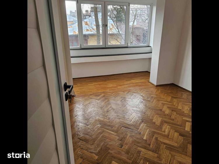Apartament cu 4 camere în Central