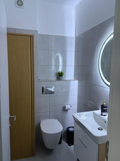 Apartament cu 3 camere decomandat, mobilat în Păcii