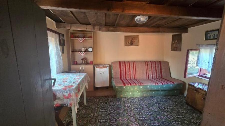 Casă cu 2 camere cu Teren 4000 Mp în Băbiceni