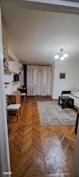 Garsonieră semidecomandată în Titan