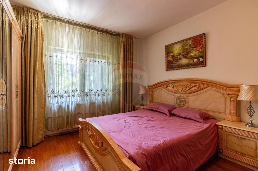 Casă cu 6 camere cu Teren 469 Mp în Central