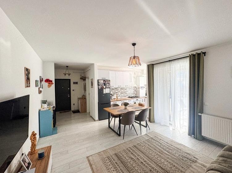 Apartament cu 3 camere decomandat în Central