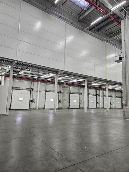 Spațiu industrial, de 3,200 mp, în Est