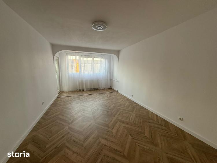 Apartament cu 3 camere în Orașul Nou