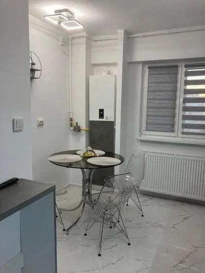 Apartament cu 2 camere decomandat în Panduri