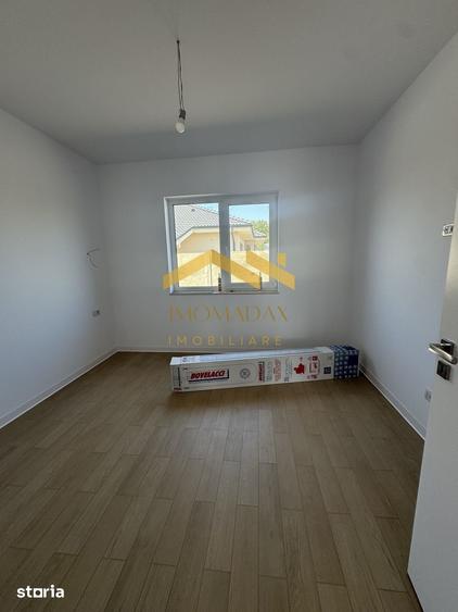 Casă cu 4 camere cu Teren 400 Mp în Sânmihaiu Român