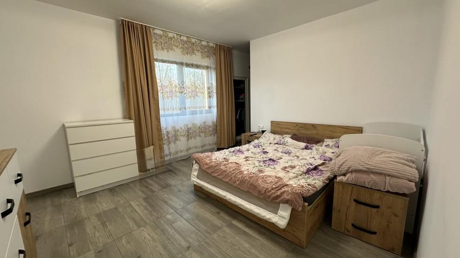 Casă individuală cu 4 camere cu Canalizare în Săsar