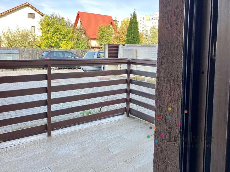 Garsonieră decomandată în Tractorul