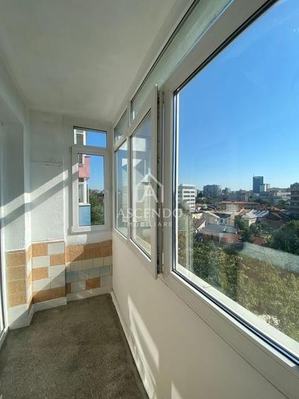 Apartament cu 2 camere semidecomandat, mobilat în Tineretului