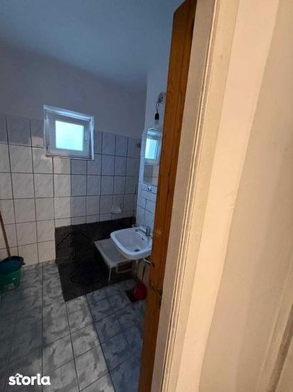 Apartament cu 2 camere în Micro 6